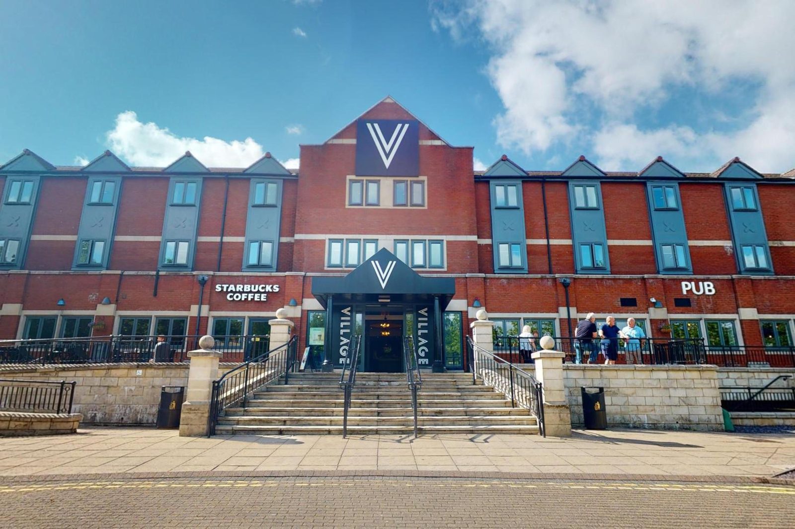 Village Hotel Cardiff — photo 2